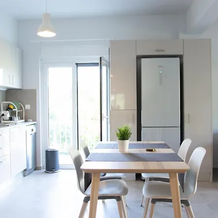 Sea Side Retreat 2 Bed Apartment Афины Экстерьер фото