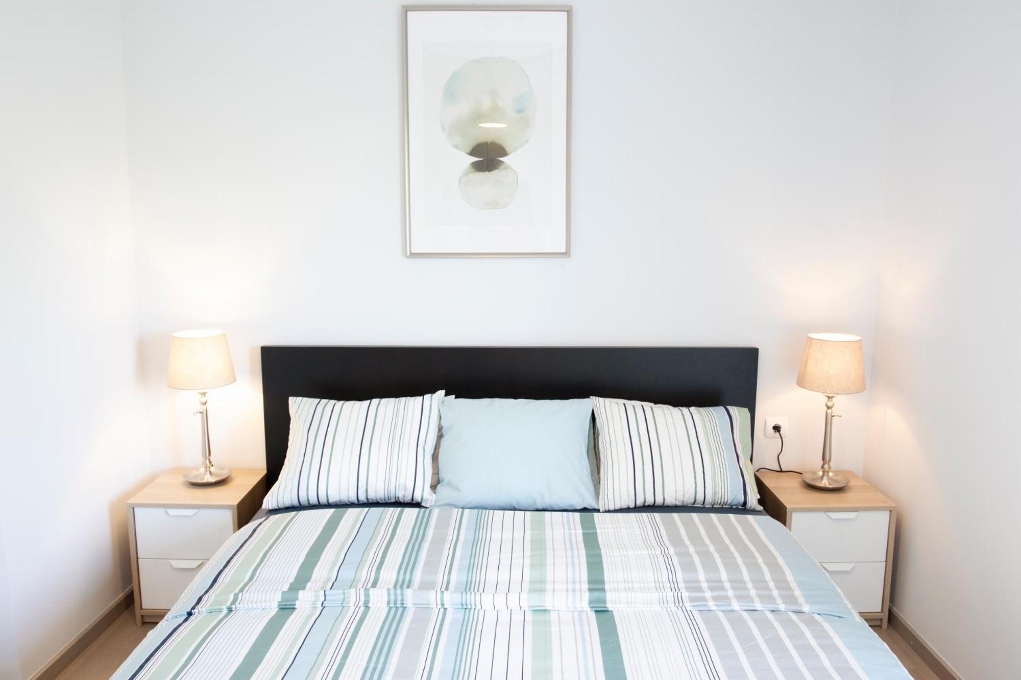 Apartment Sea Side Retreat 2 Bed *