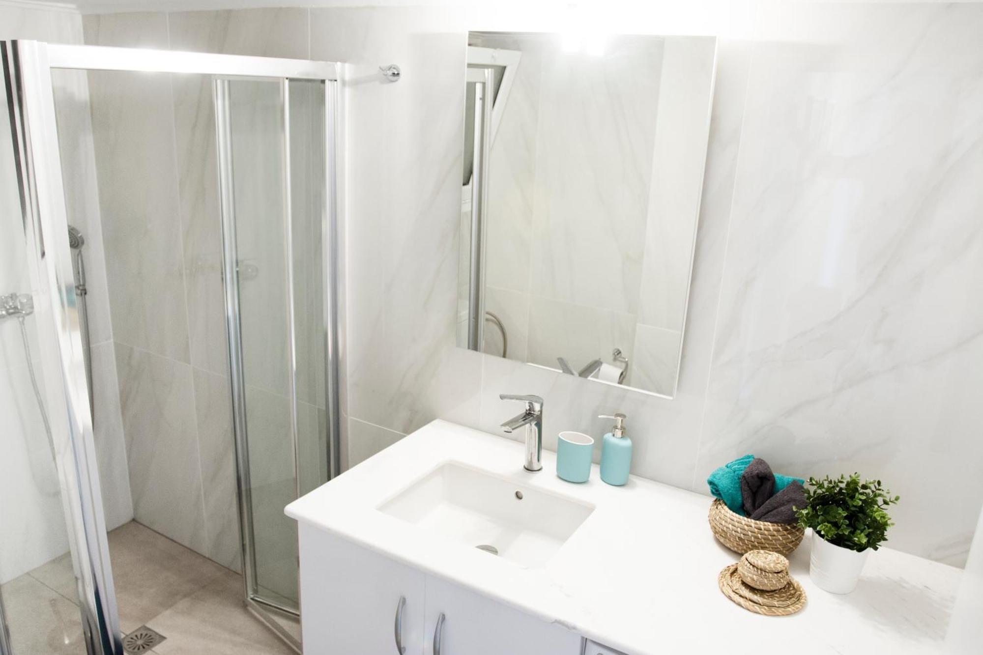 Sea Side Retreat 2 Bed * Athens